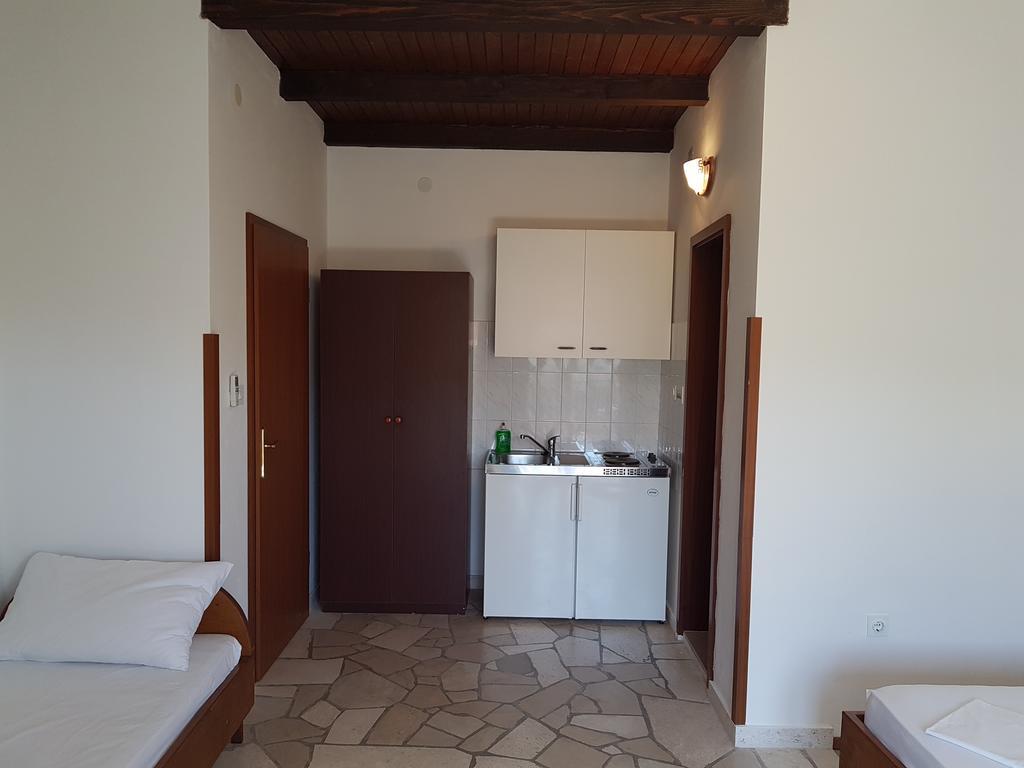 Apartments Plazibat Škrip Exterior foto